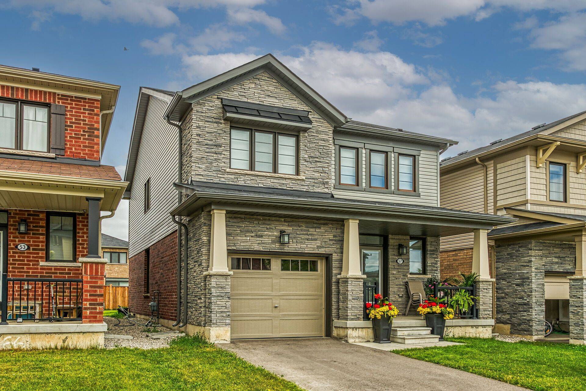 Hamilton, ON L8J 0M4,57 Queen Mary BLVD