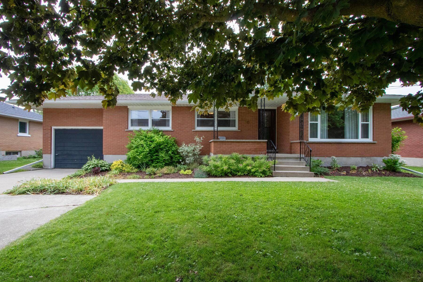 North Perth, ON N4W 3B1,670 Davidson AVE N
