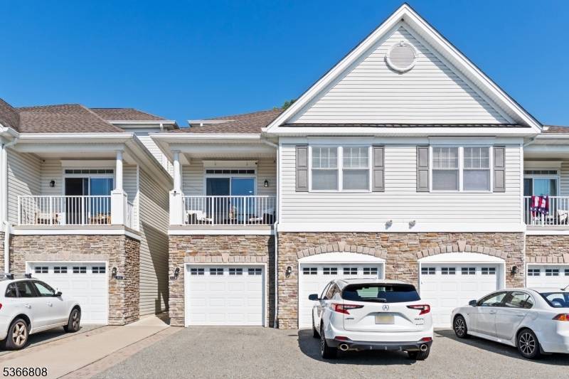 Wanaque Boro, NJ 07420,6 Elston Ct