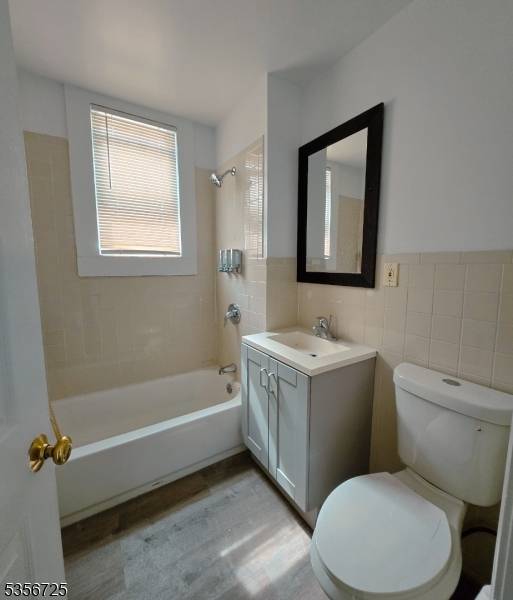 Newark City, NJ 07112,458-460 Leslie St