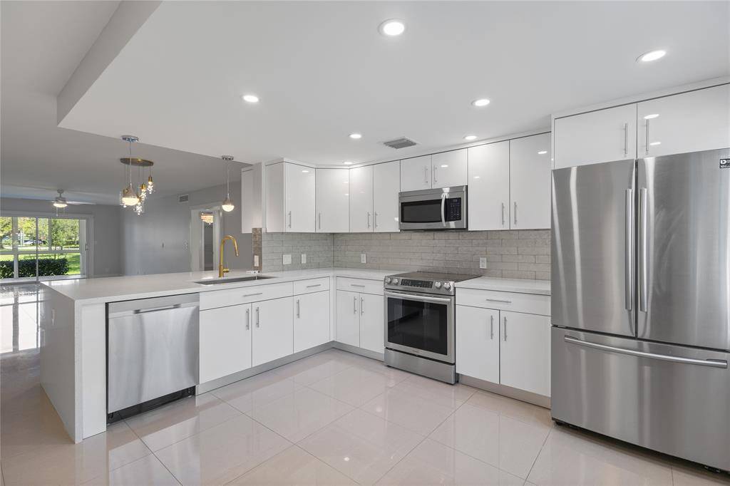 Coconut Creek, FL 33066,4301 Martinique Cir #M1