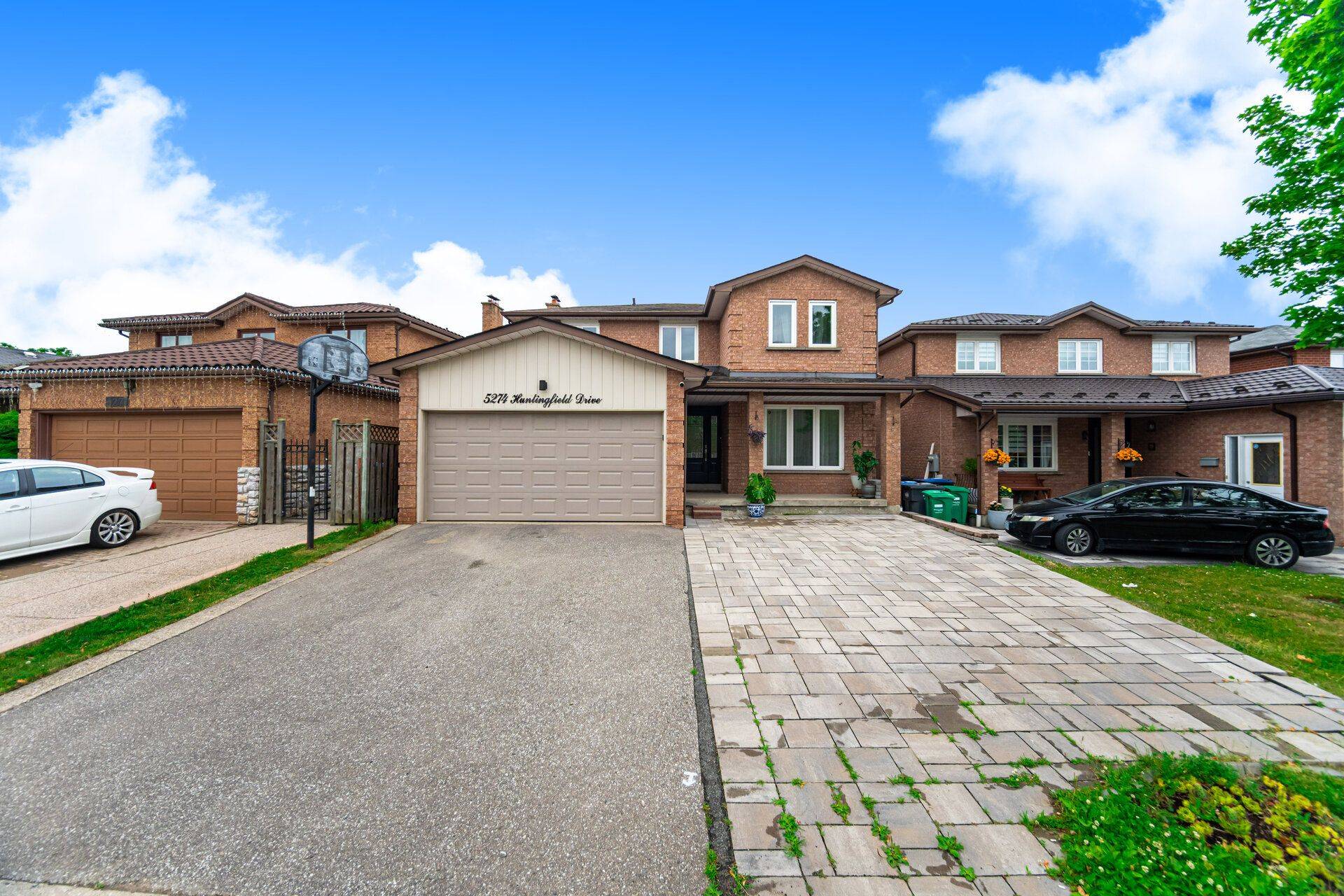 Mississauga, ON L5R 2K5,5274 Huntingfield DR