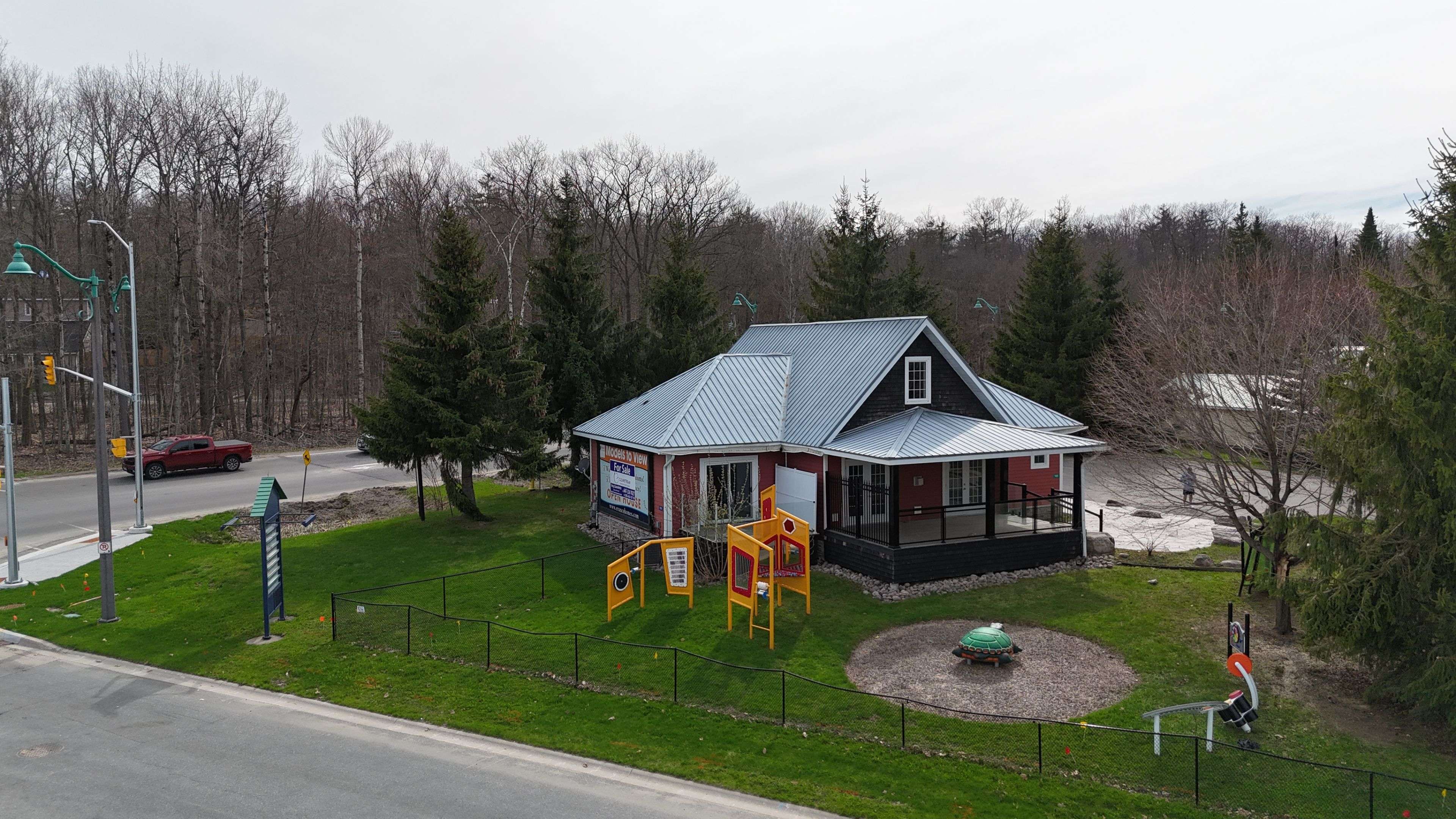Gravenhurst, ON P1P 1Z9,100 Steamship Bay RD