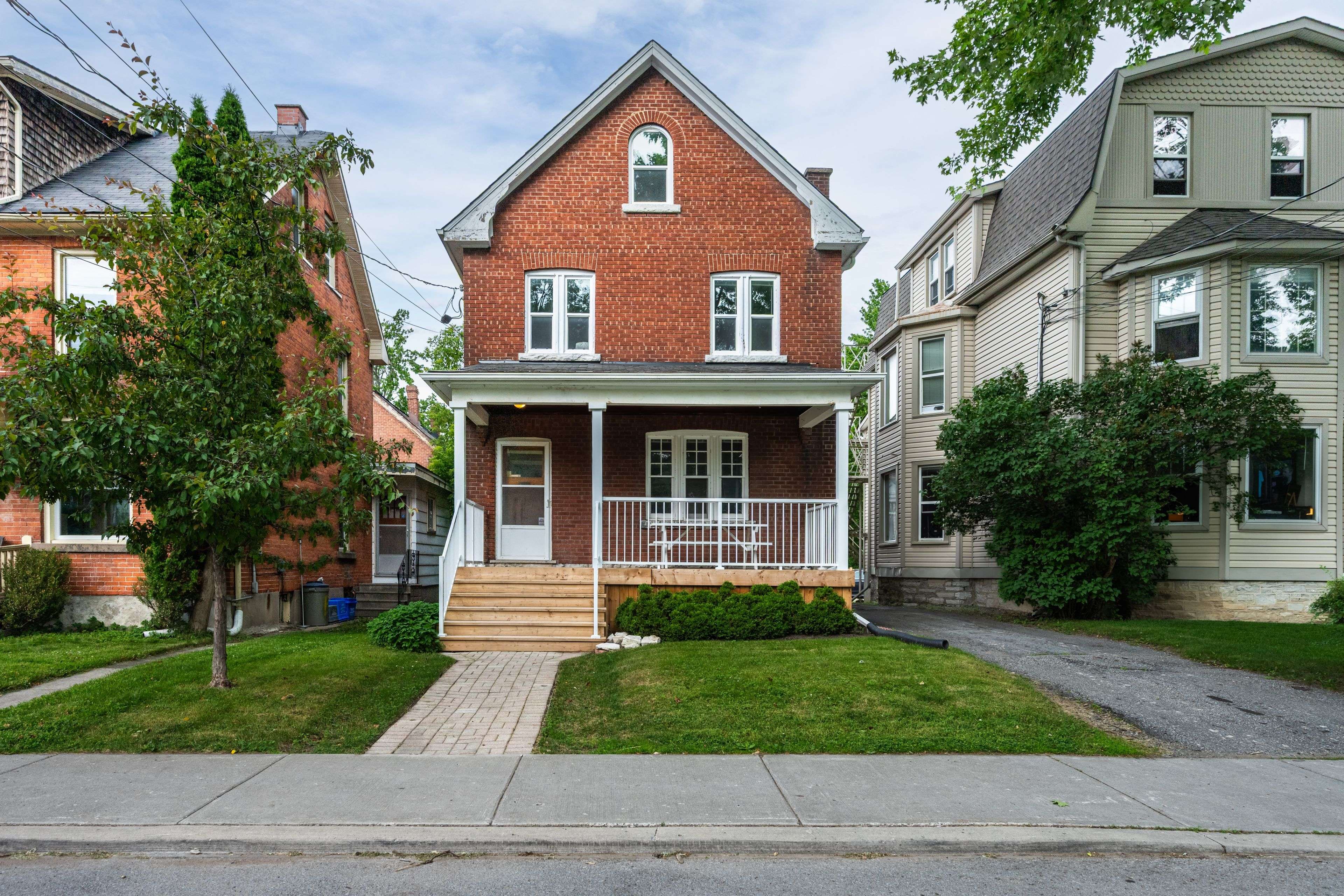 Kingston, ON K7L 1N8,67 Mack ST