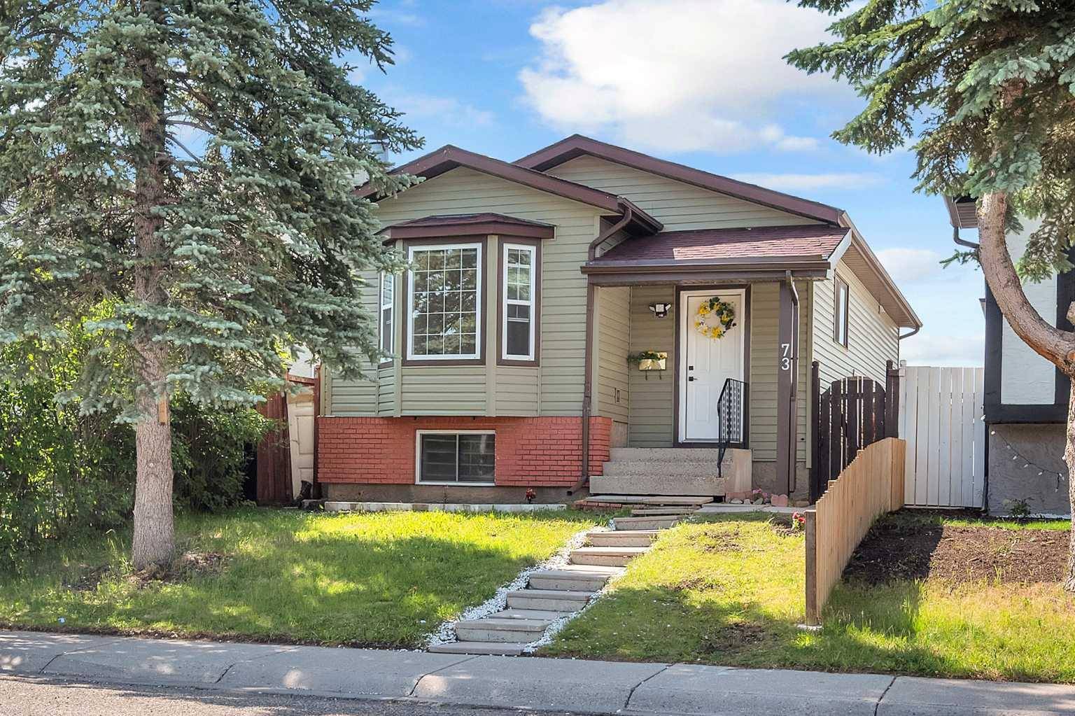 Calgary, AB T3J 2N5,73 Taraglen RD NE