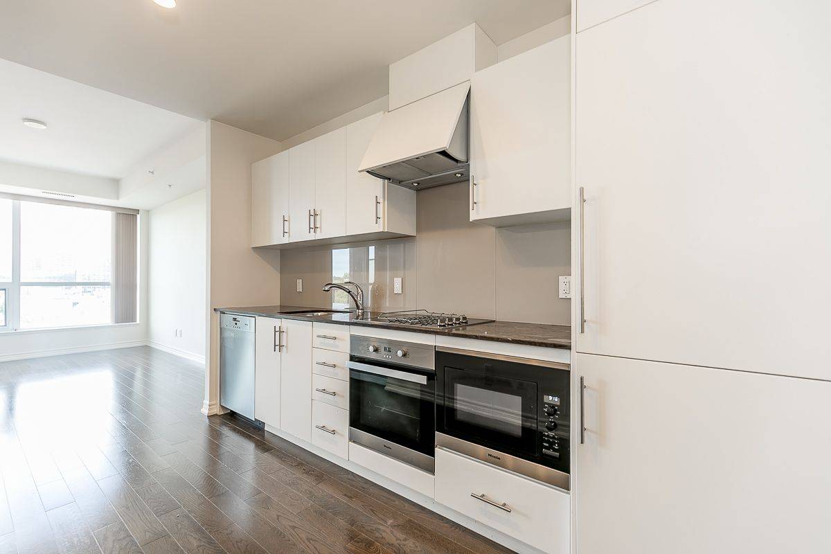 Toronto C03, ON M5P 0A1,23 Glebe RD W #618