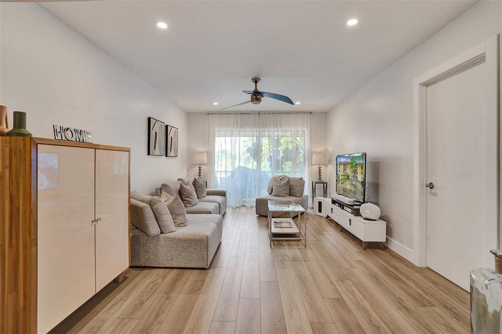 Boca Raton, FL 33431,480 NW 20th Street #303
