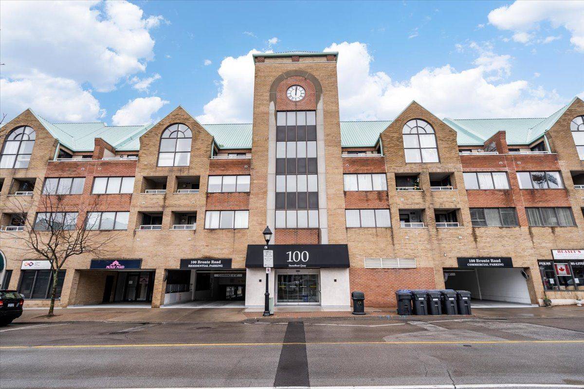 Oakville, ON L6L 6L5,100 Bronte RD #313