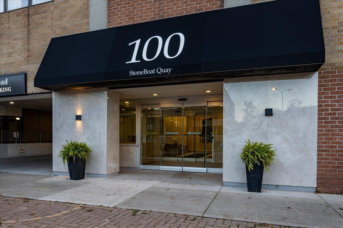 Oakville, ON L6L 6L5,100 Bronte RD #313