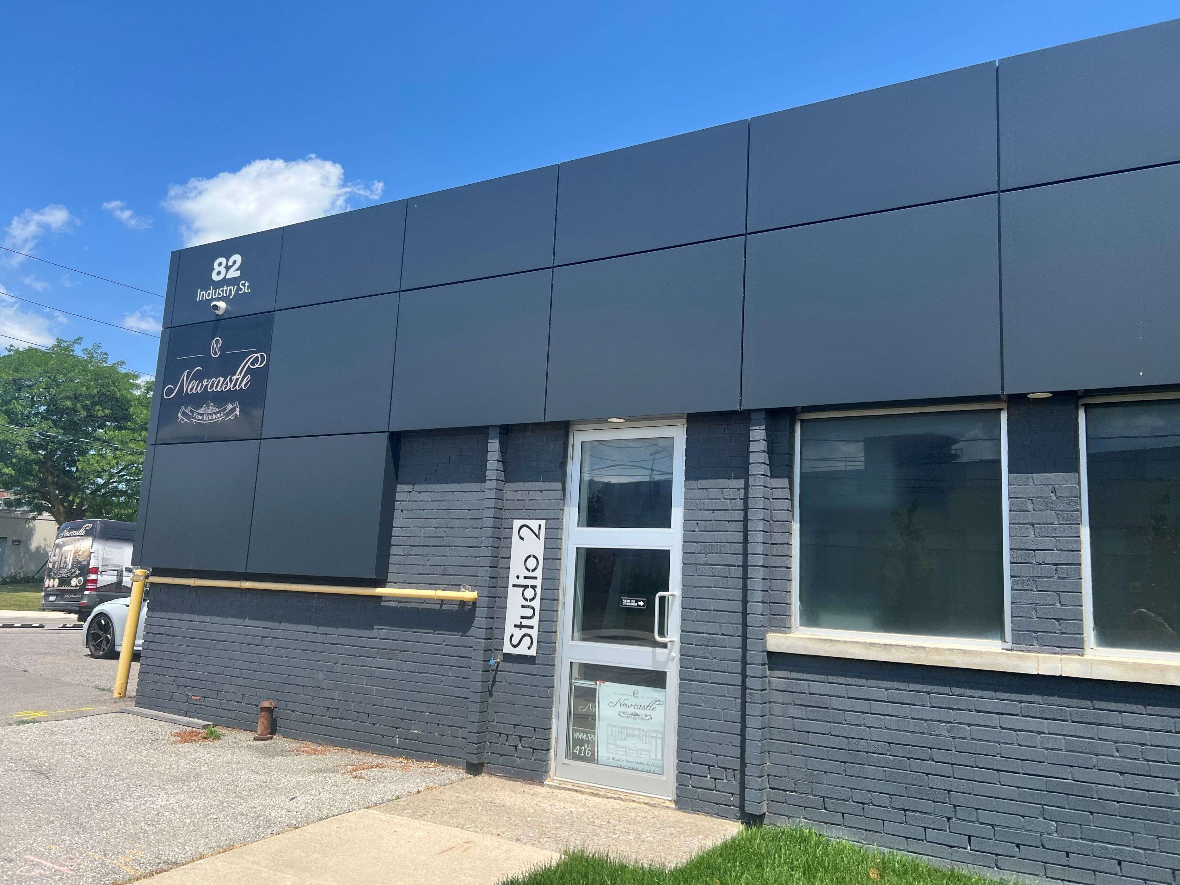 Toronto W04, ON M6M 4L7,82 Industry ST