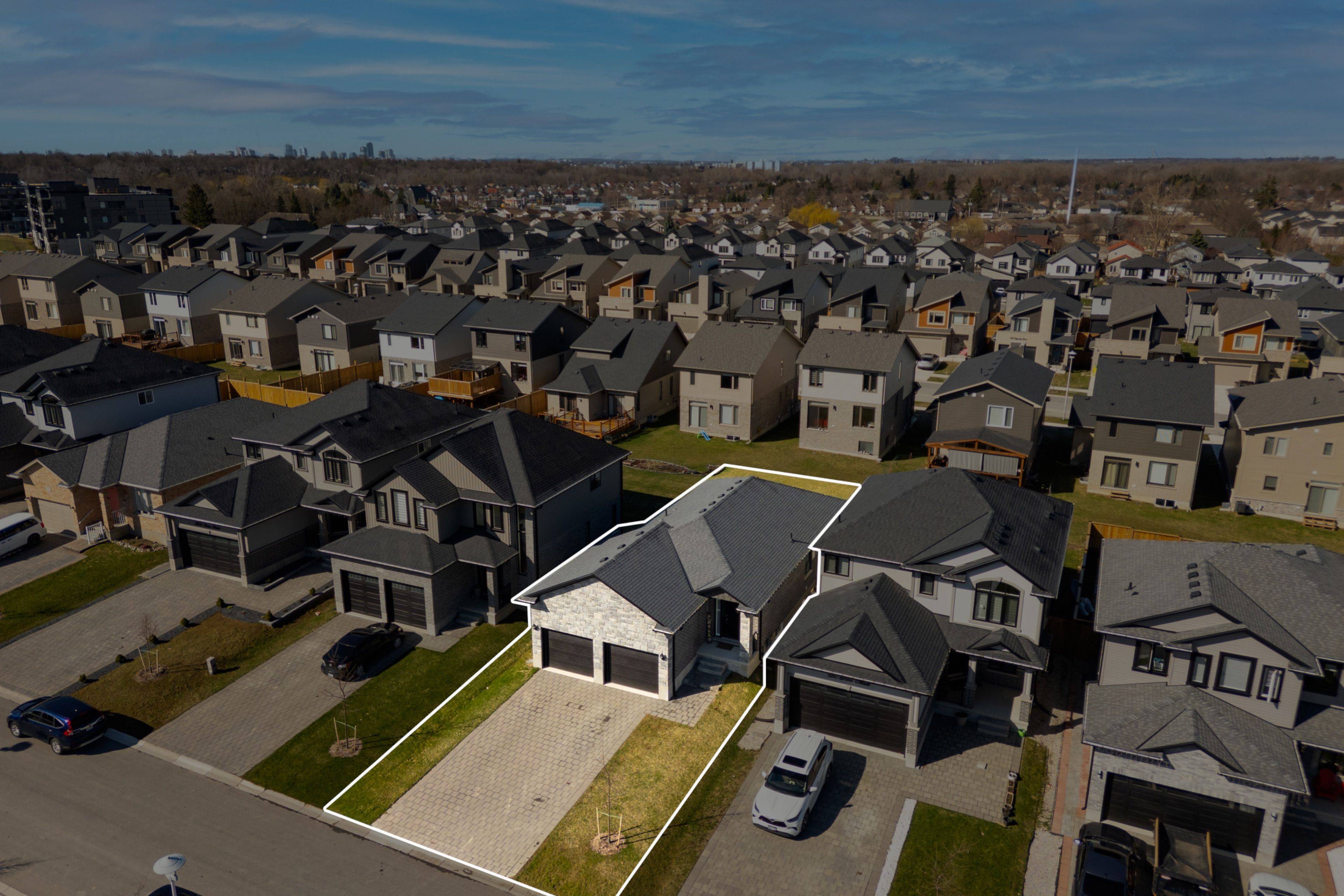 London East, ON N5V 0C3,1573 Drew ST