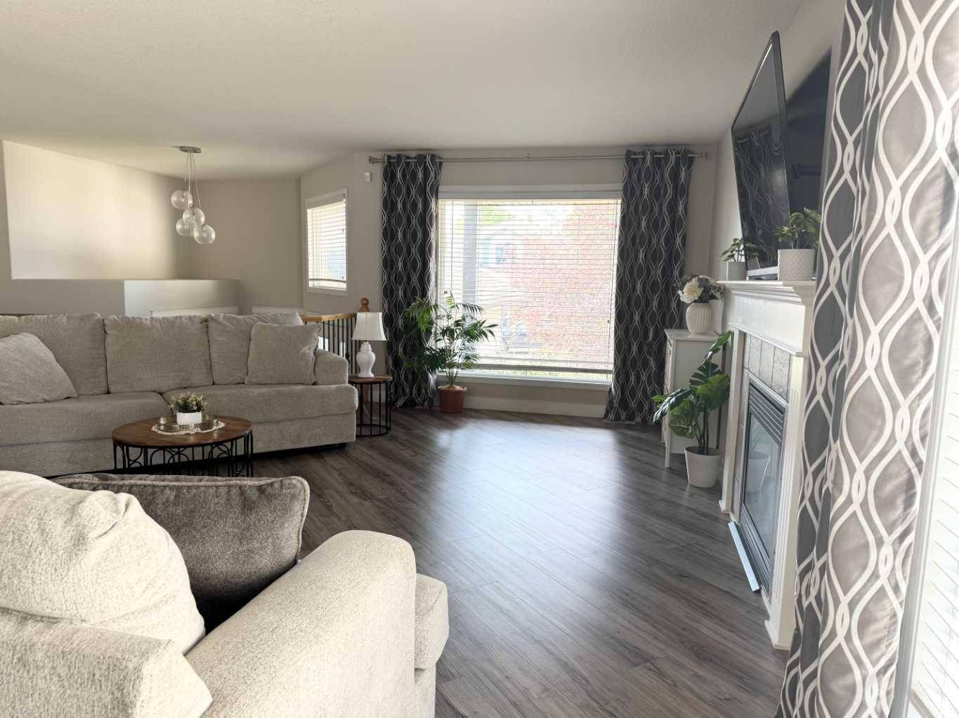 Fort Mcmurray, AB T9K0B2,208 Paulson ST