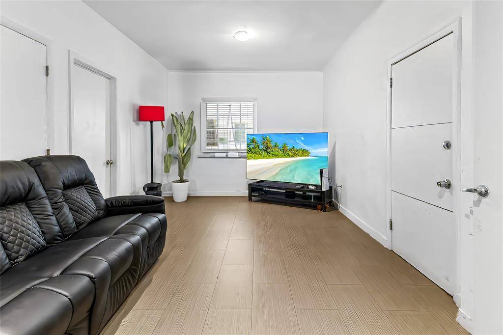 Miami Beach, FL 33139,[StreetName,UnitNumber,StreetNumber,StreetDirPrefix]