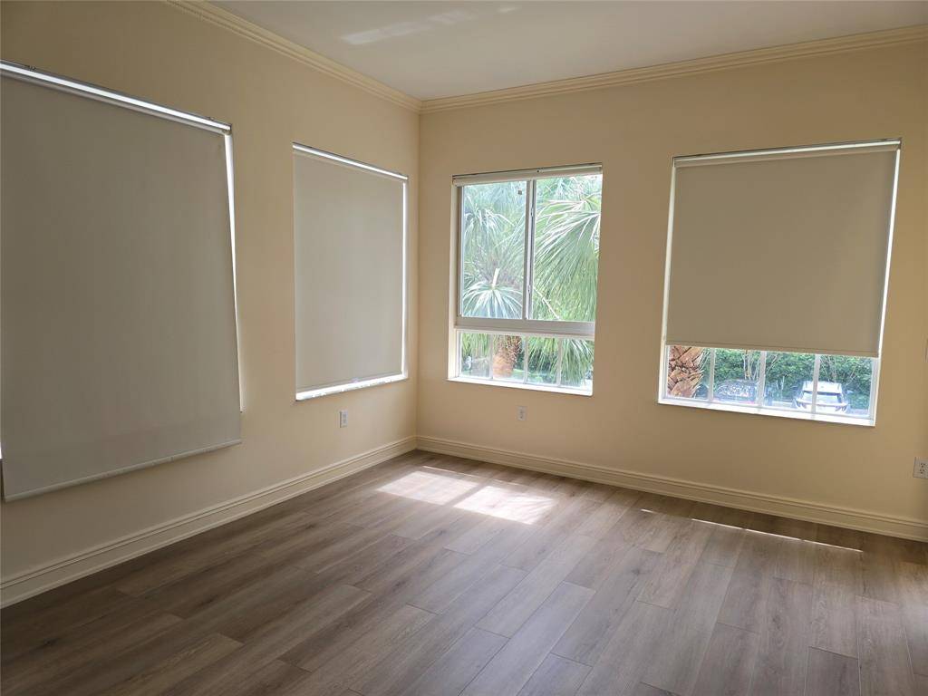 Weston, FL 33331,16100 Emerald Estates Dr #296