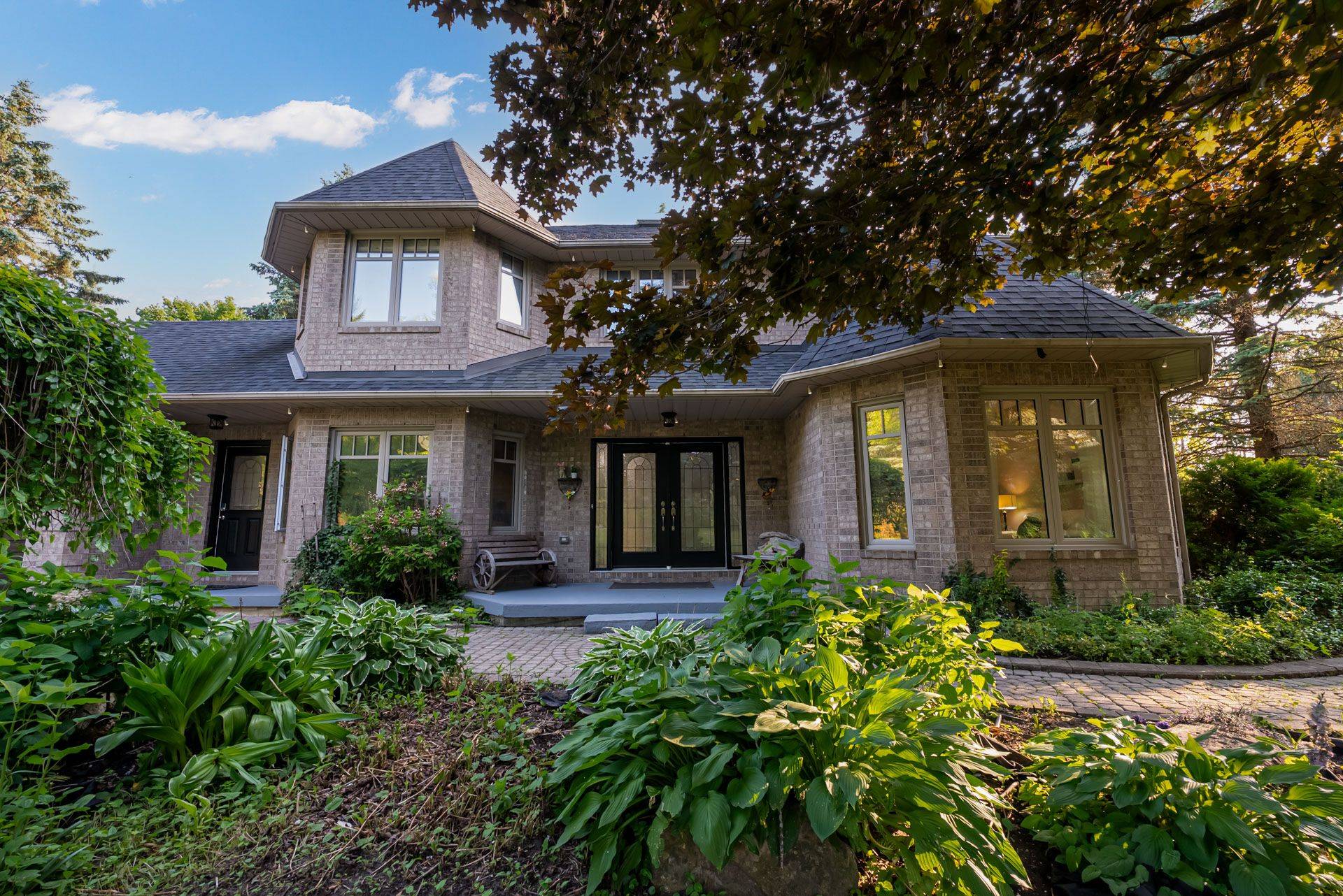 Caledon, ON L7E 0A8,8 Humber TRL
