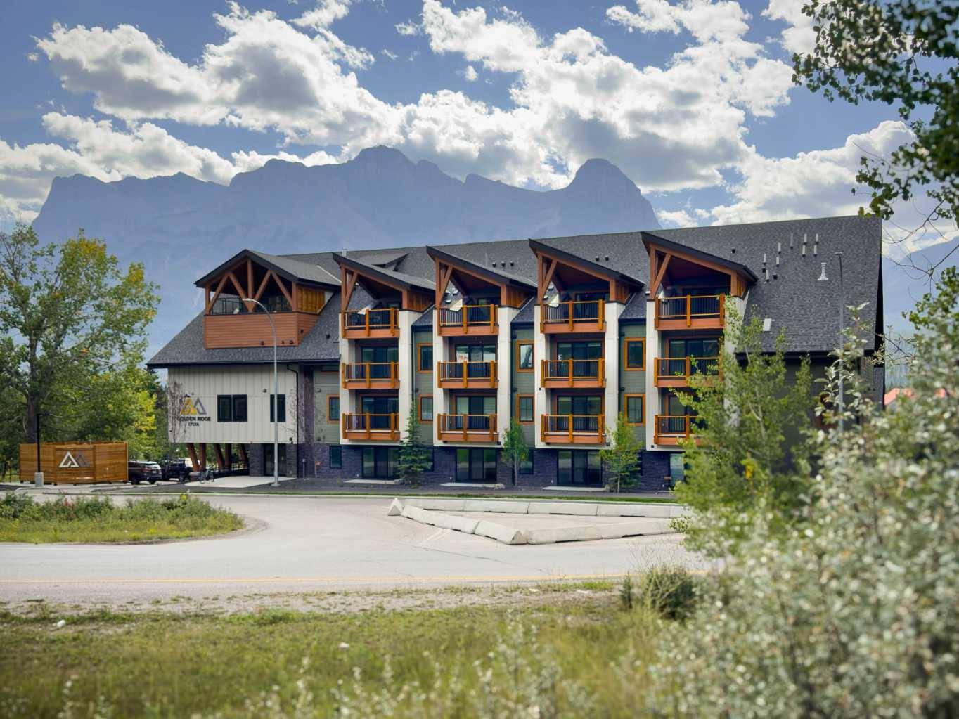 Canmore, AB T2W 2W1,1717 Mountain AVE #106