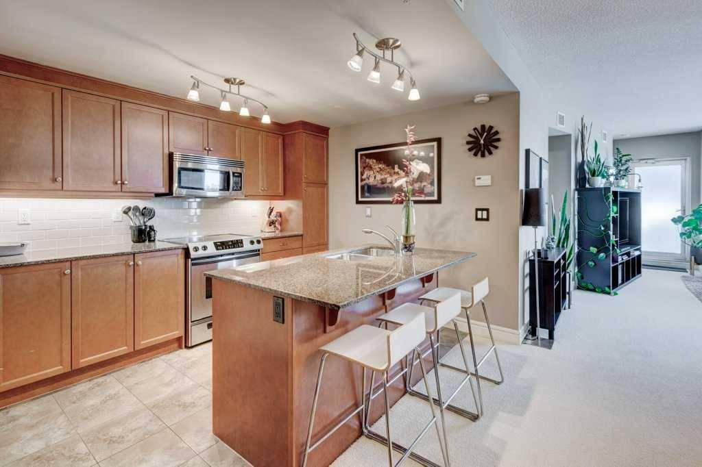 Calgary, AB T2P 0C3,910 5 AVE SW #1102