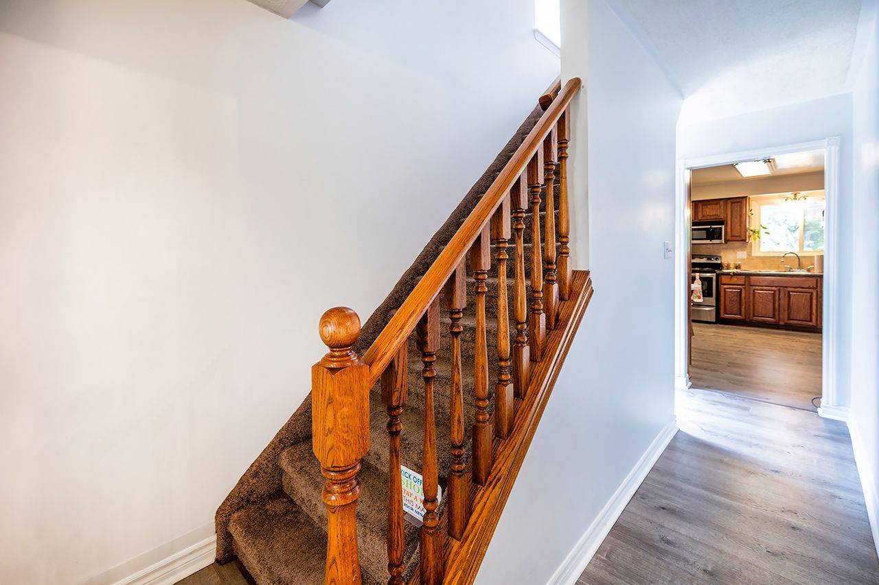 Oshawa, ON L1G 7E5,1464 Largo CRES