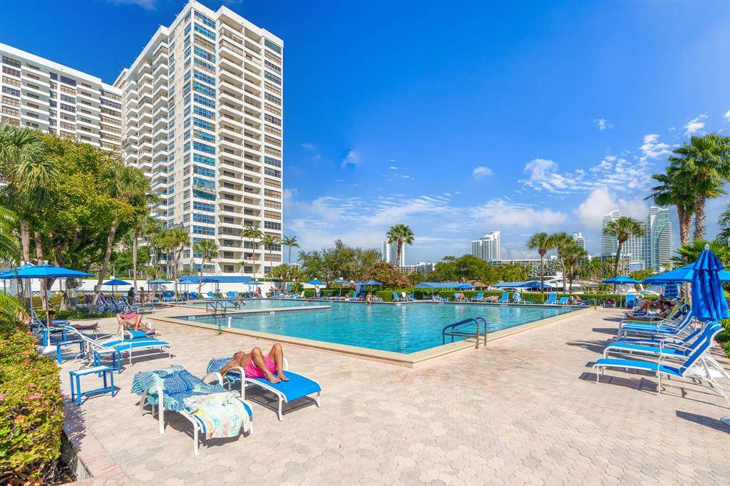 Hallandale Beach, FL 33009,[StreetName,UnitNumber,StreetNumber,StreetDirPrefix]