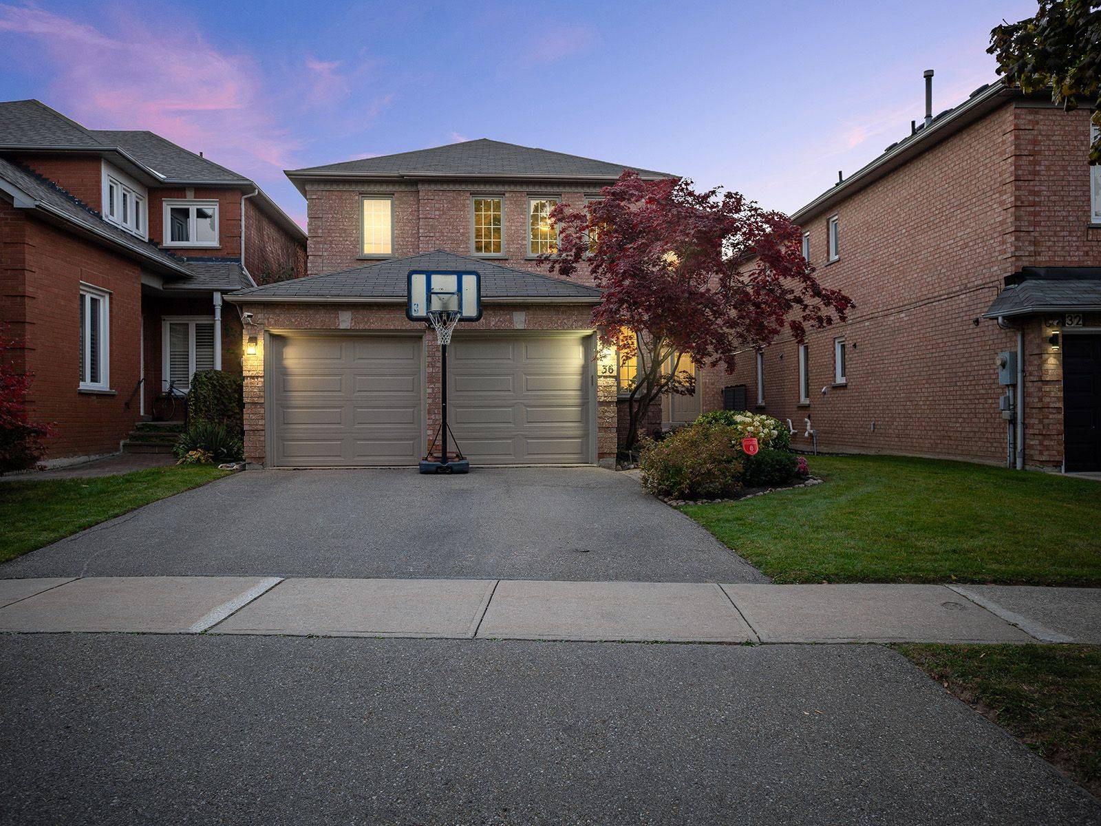 Vaughan, ON L4J 7V3,36 Oakhurst DR