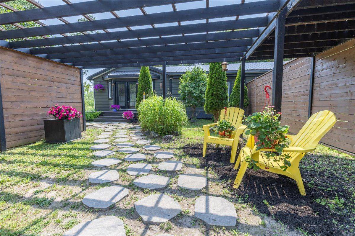 Springwater, ON L9X 1E1,1148 Glengarry Landing RD S