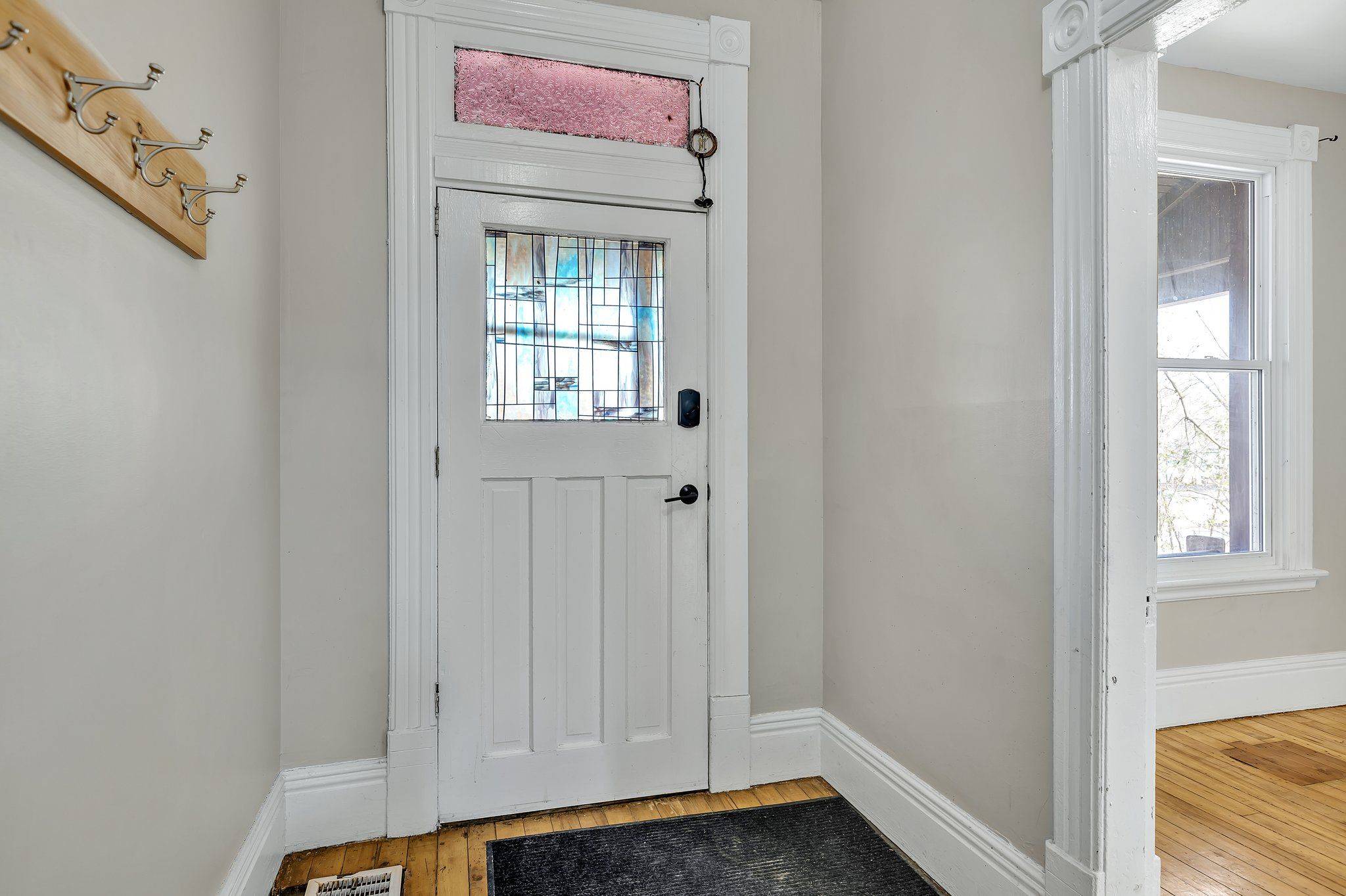 Peterborough Central, ON K9H 3X2,617 Aylmer ST N