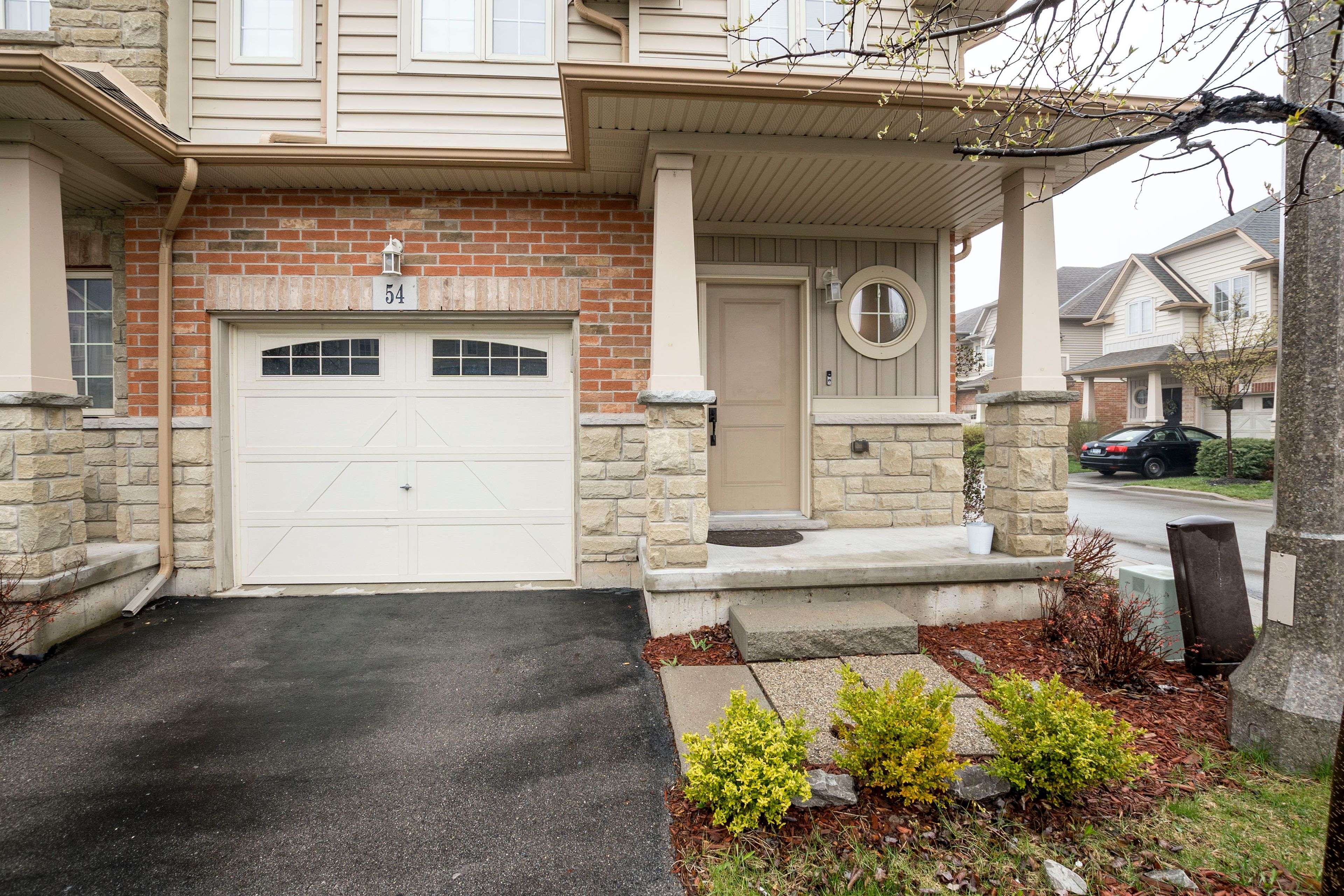 Grimsby, ON L3M 0G1,8 Lakelawn RD #54