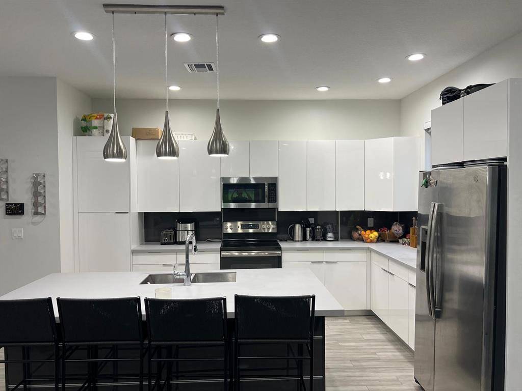 Pembroke Pines, FL 33029,20904 NW 1st Ct