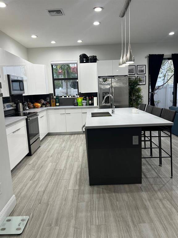 Pembroke Pines, FL 33029,20904 NW 1st Ct