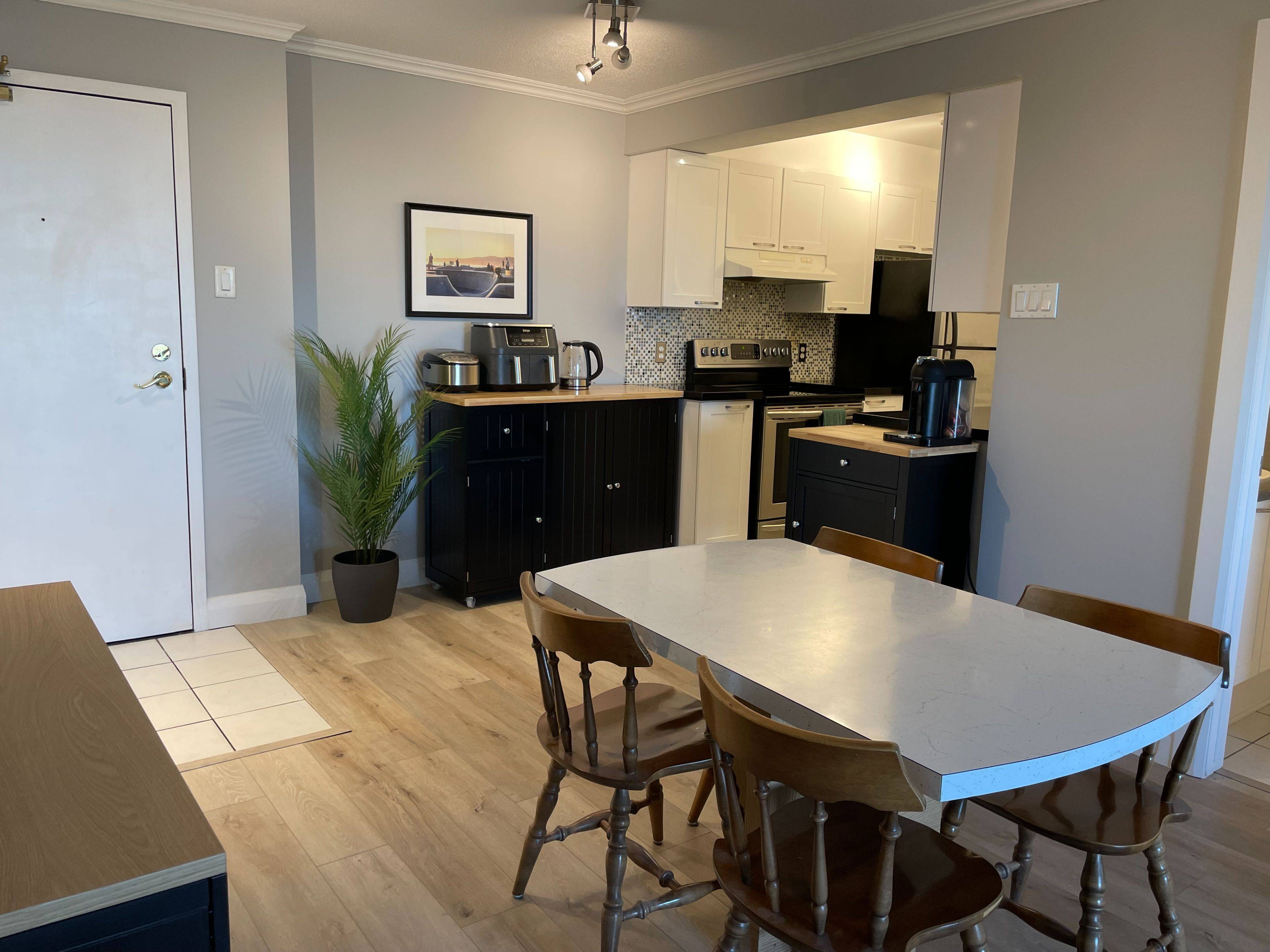 Ottawa Centre, ON K2P 2P5,429 Somerset ST W #1106