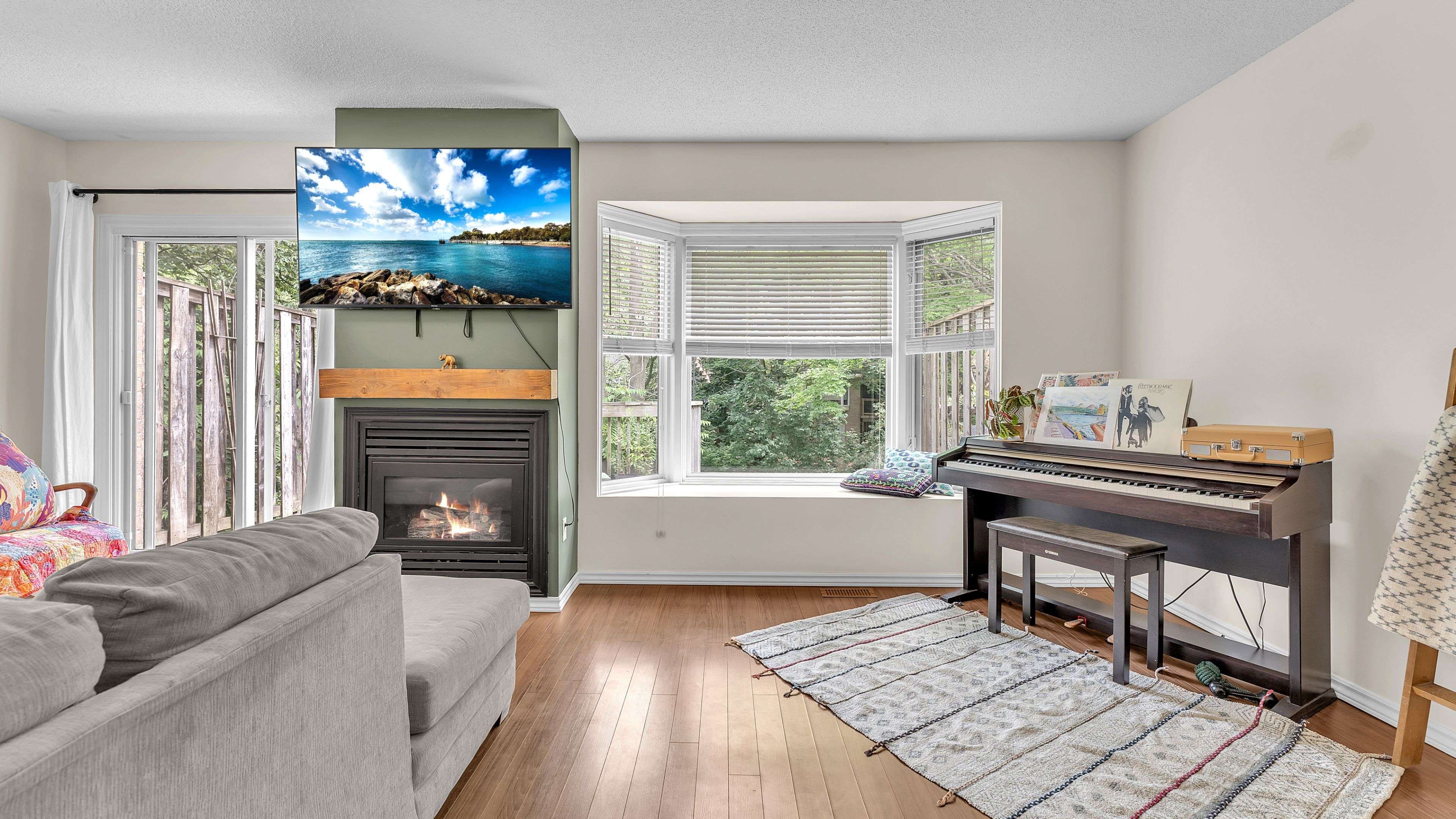London South, ON N5Z 4Z6,9 Ailsa PL #25