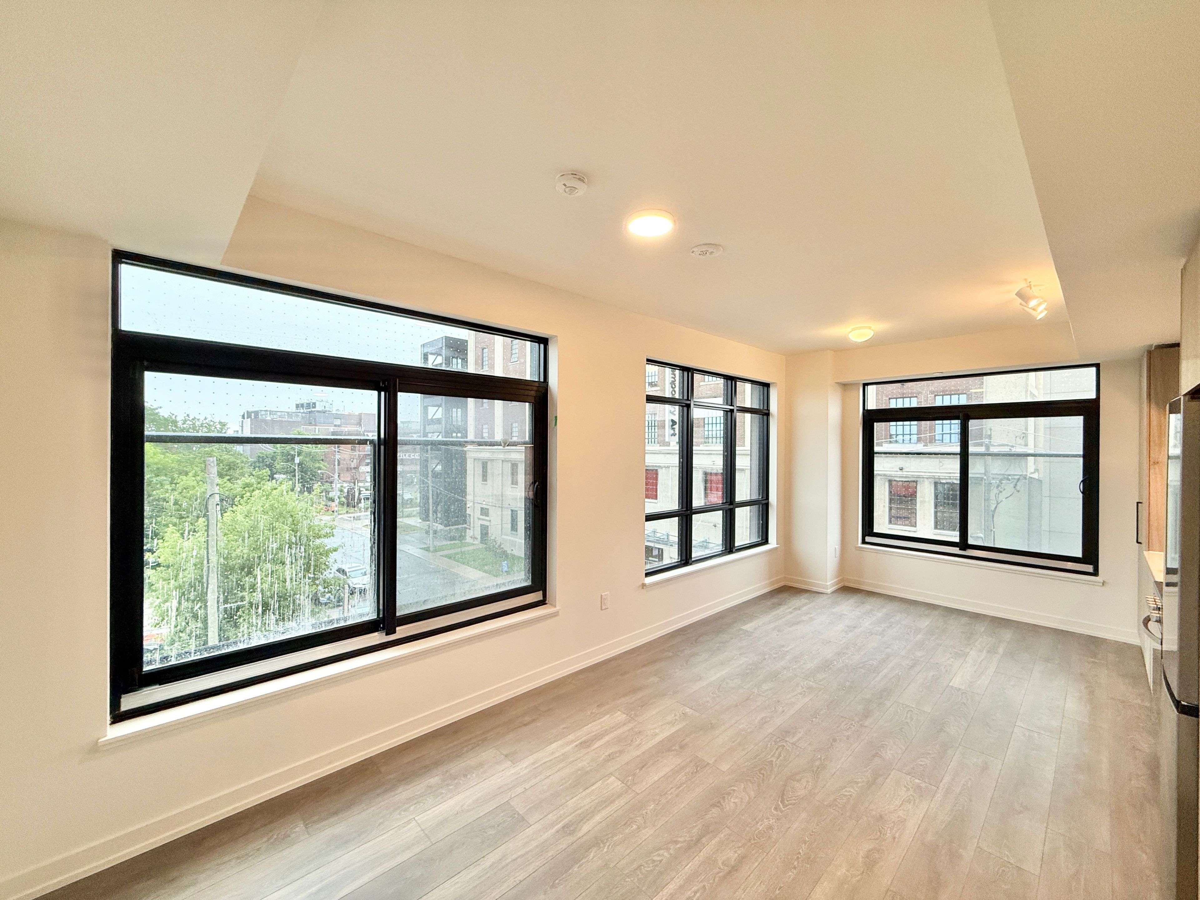 Toronto C01, ON M6E 2V4,181 Sterling RD #306