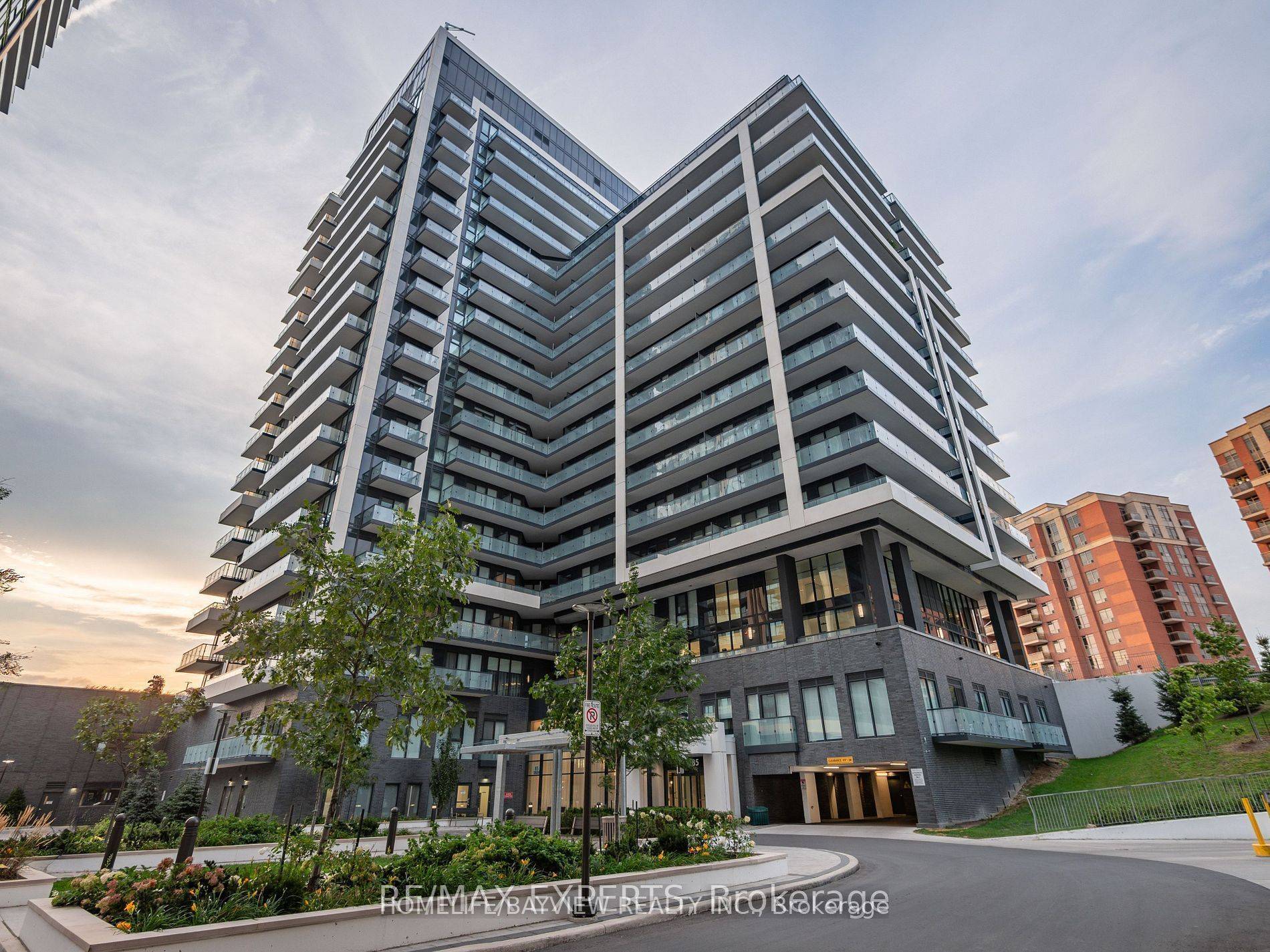 Richmond Hill, ON L4B 0A6,85 Oneida CRES #909