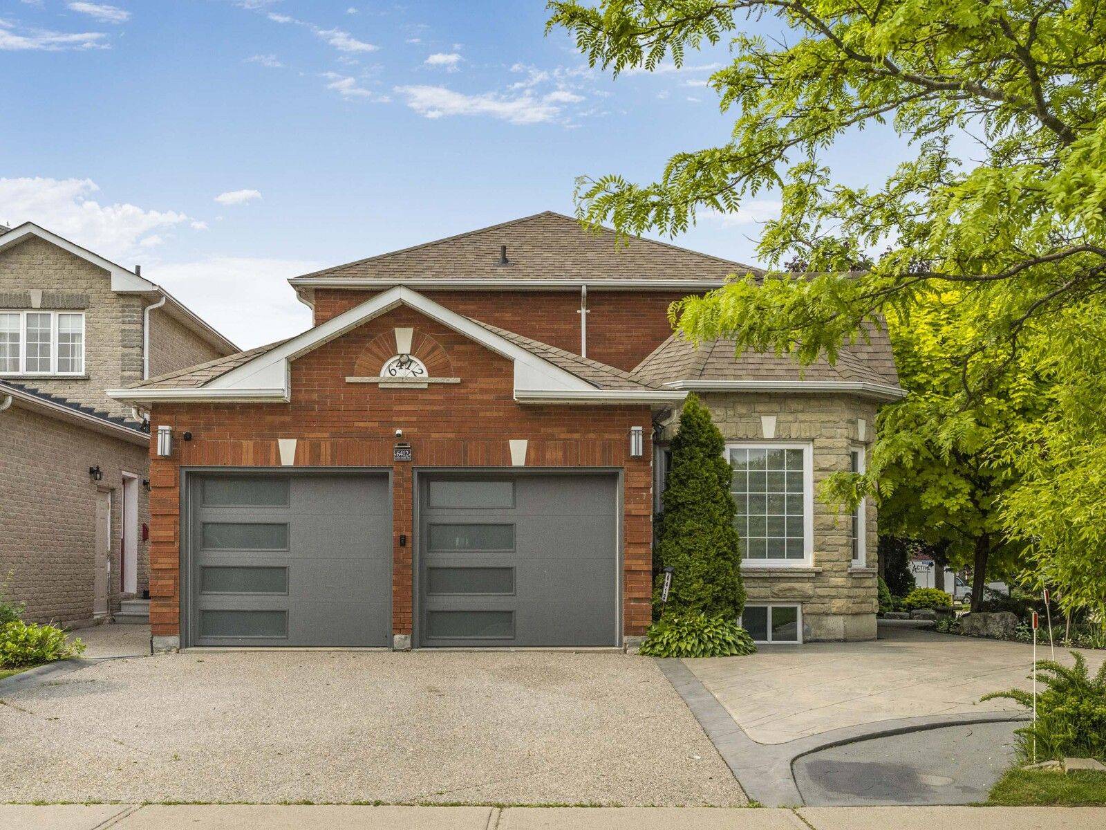 Mississauga, ON L5V 2H9,6412 Newcombe DR