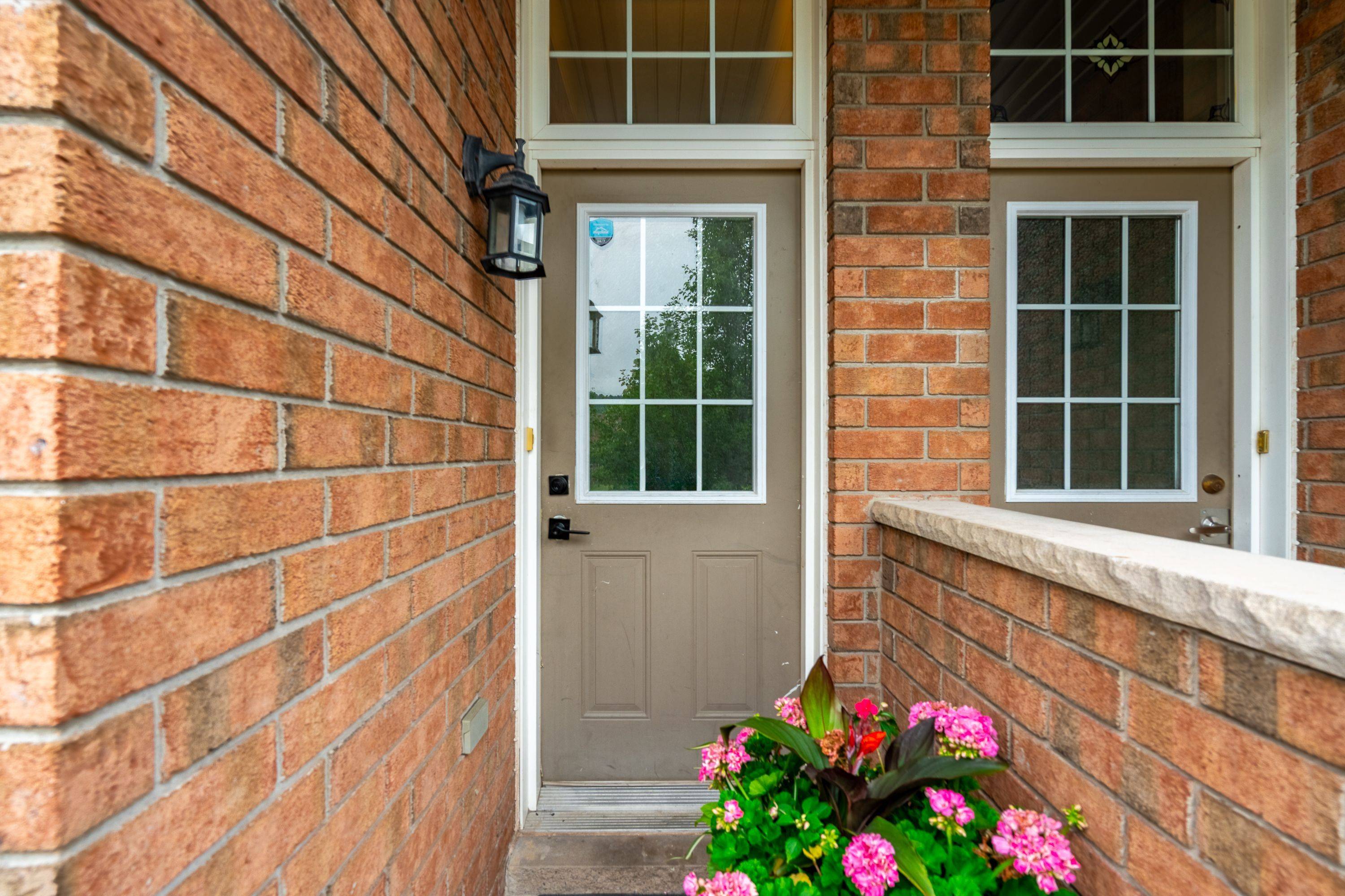 Hamilton, ON L8G 3X2,151 Green RD #26