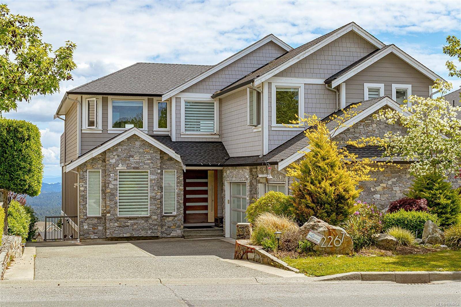 Langford, BC V9B 0L2,2267 Nicklaus Dr