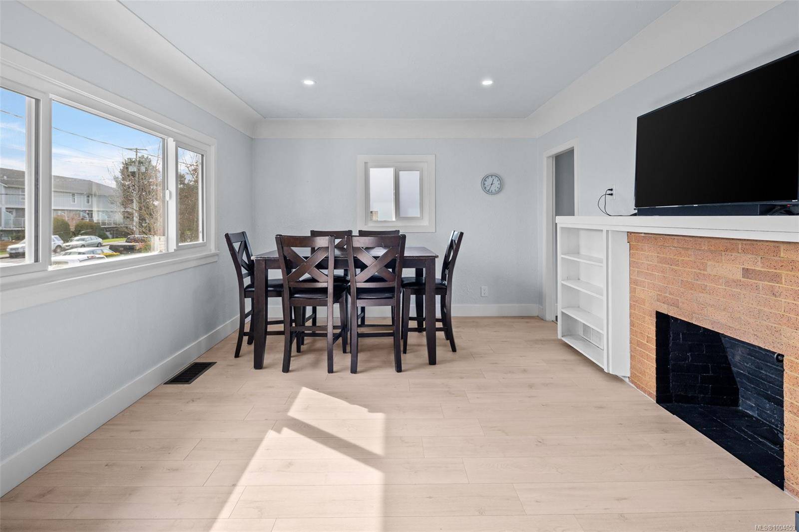 Saanich, BC V8Z 3S2,3240 Harriet Rd