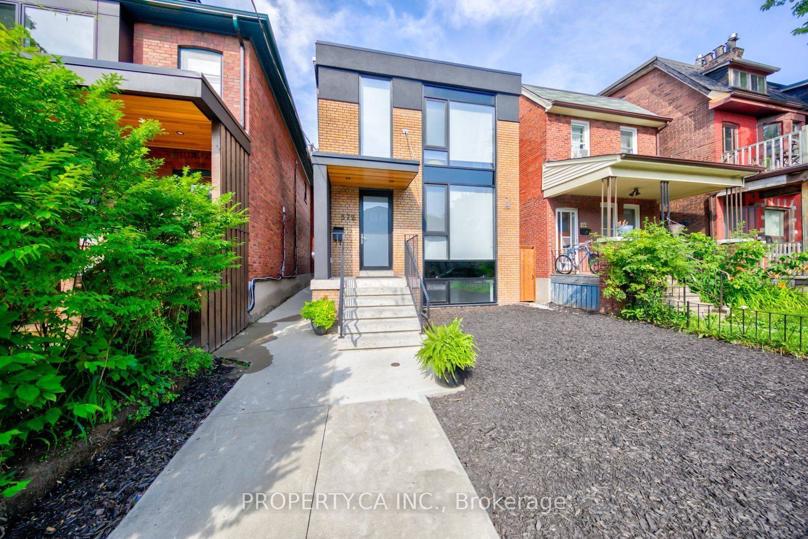 Toronto C02, ON M6G 2P7,572 Palmerston AVE #Lower