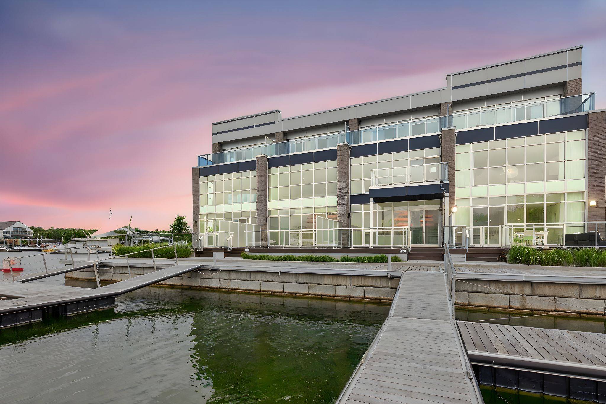 Innisfil, ON L9S 0N6,3792 Ferretti CT