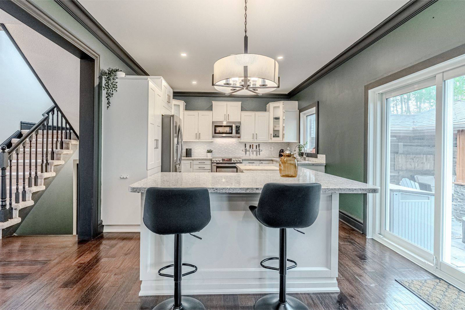 Barrie, ON L4N 0Z1,8 Thrushwood DR