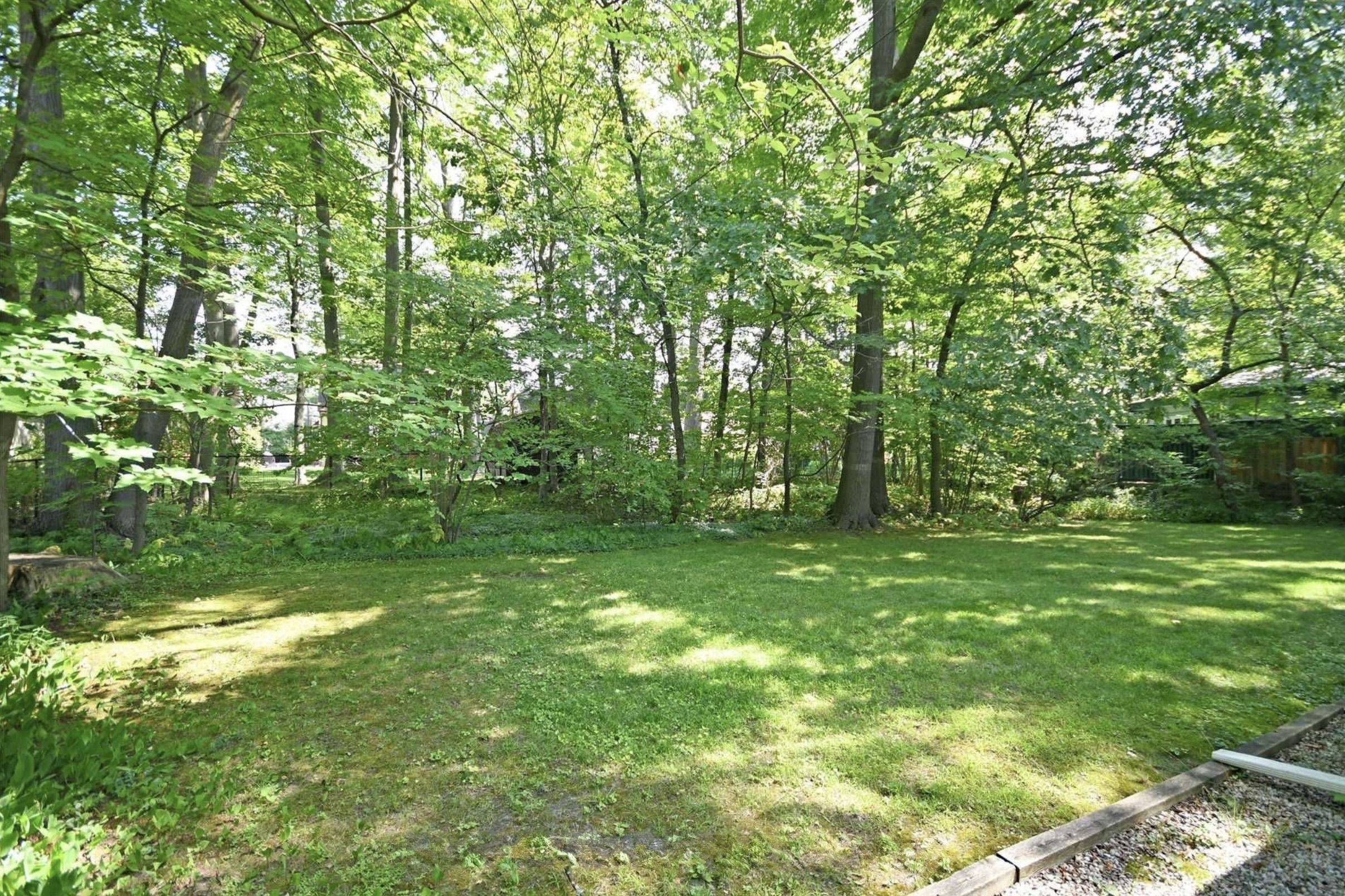 Mississauga, ON L5G 2Z9,1261 Mona RD