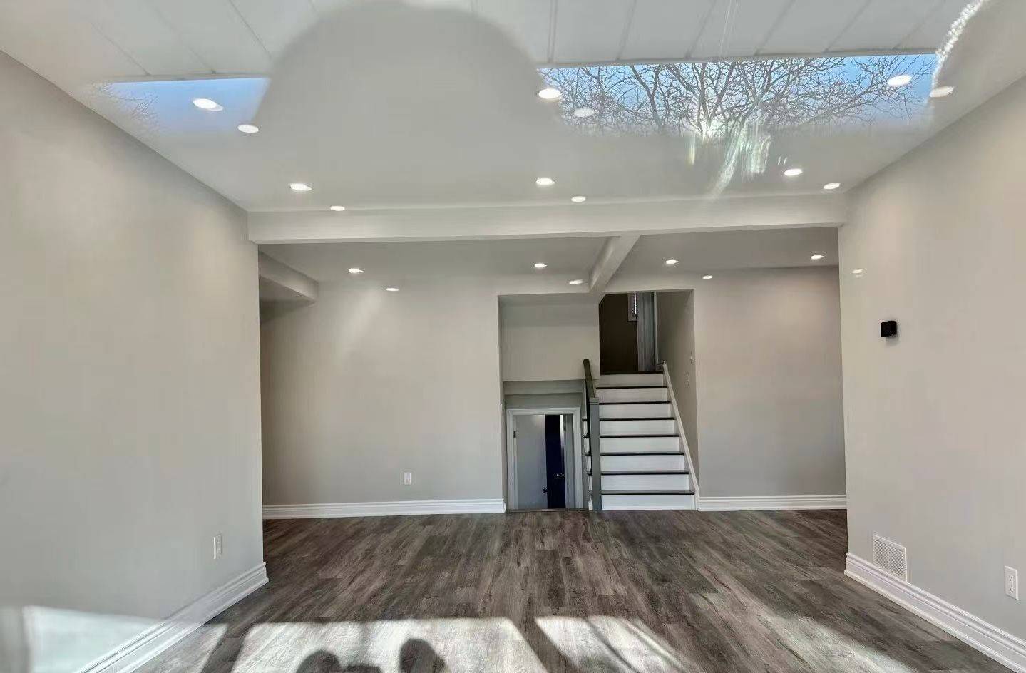Mississauga, ON L5K 1X5,2421 Speyside DR
