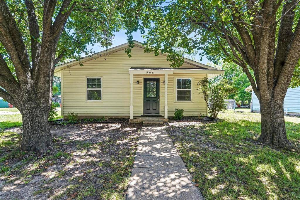 Bonham, TX 75418,506 E 15th Street