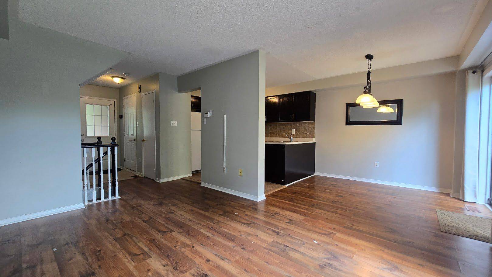 Barrie, ON L4N 8C1,53 Pickett CRES