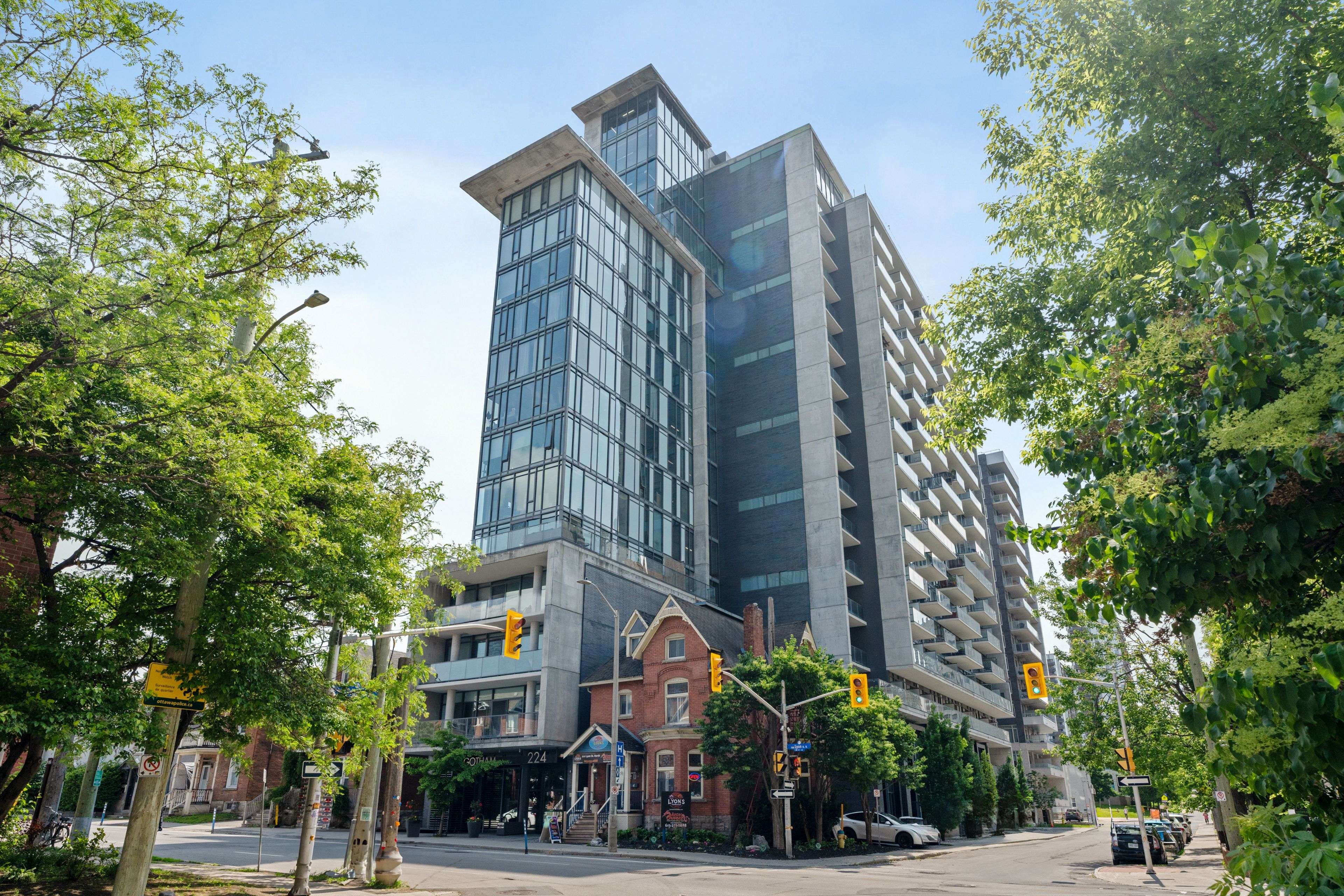 Ottawa Centre, ON K1R 0C1,224 Lyon ST N #907