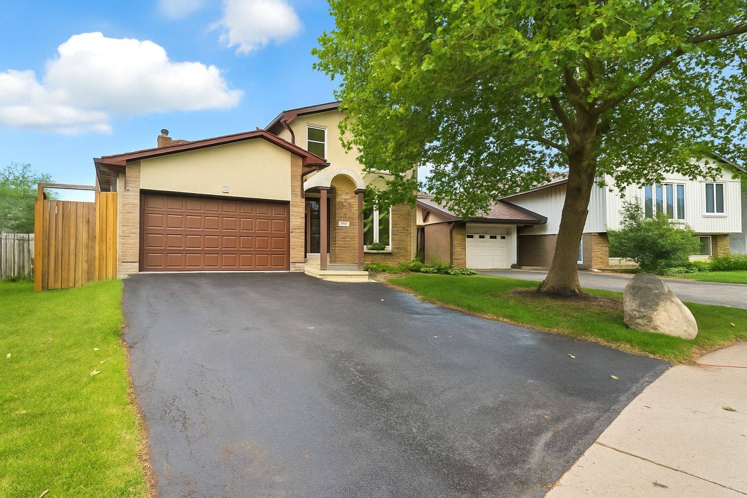 London South, ON N6E 2W6,16 Hart CRES
