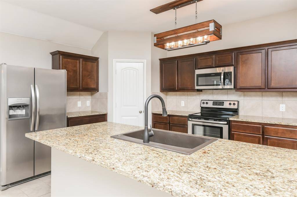 Waxahachie, TX 75165,546 Clearlake Drive