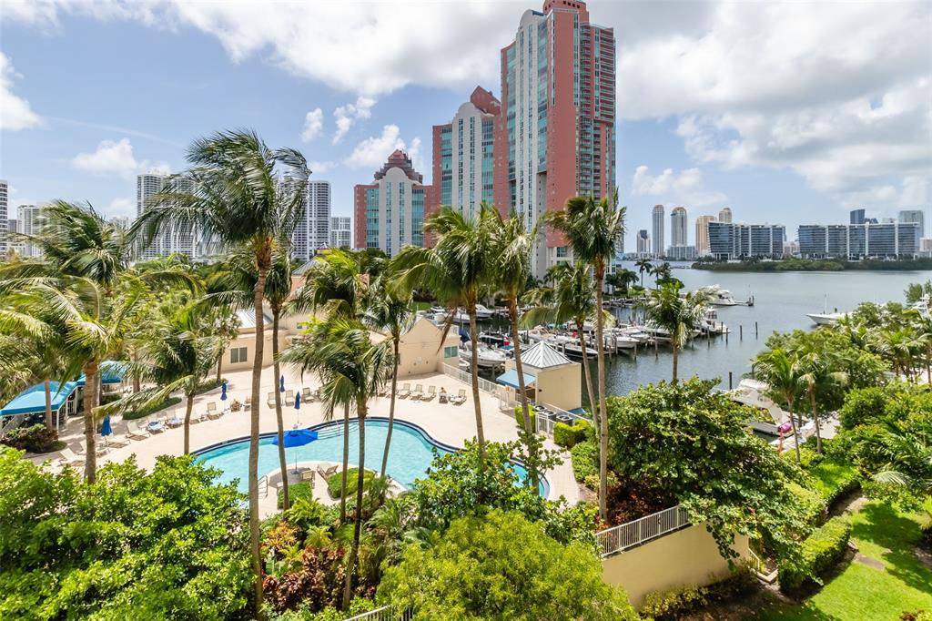 Miami, FL 33180,[StreetName,UnitNumber,StreetNumber,StreetDirPrefix]
