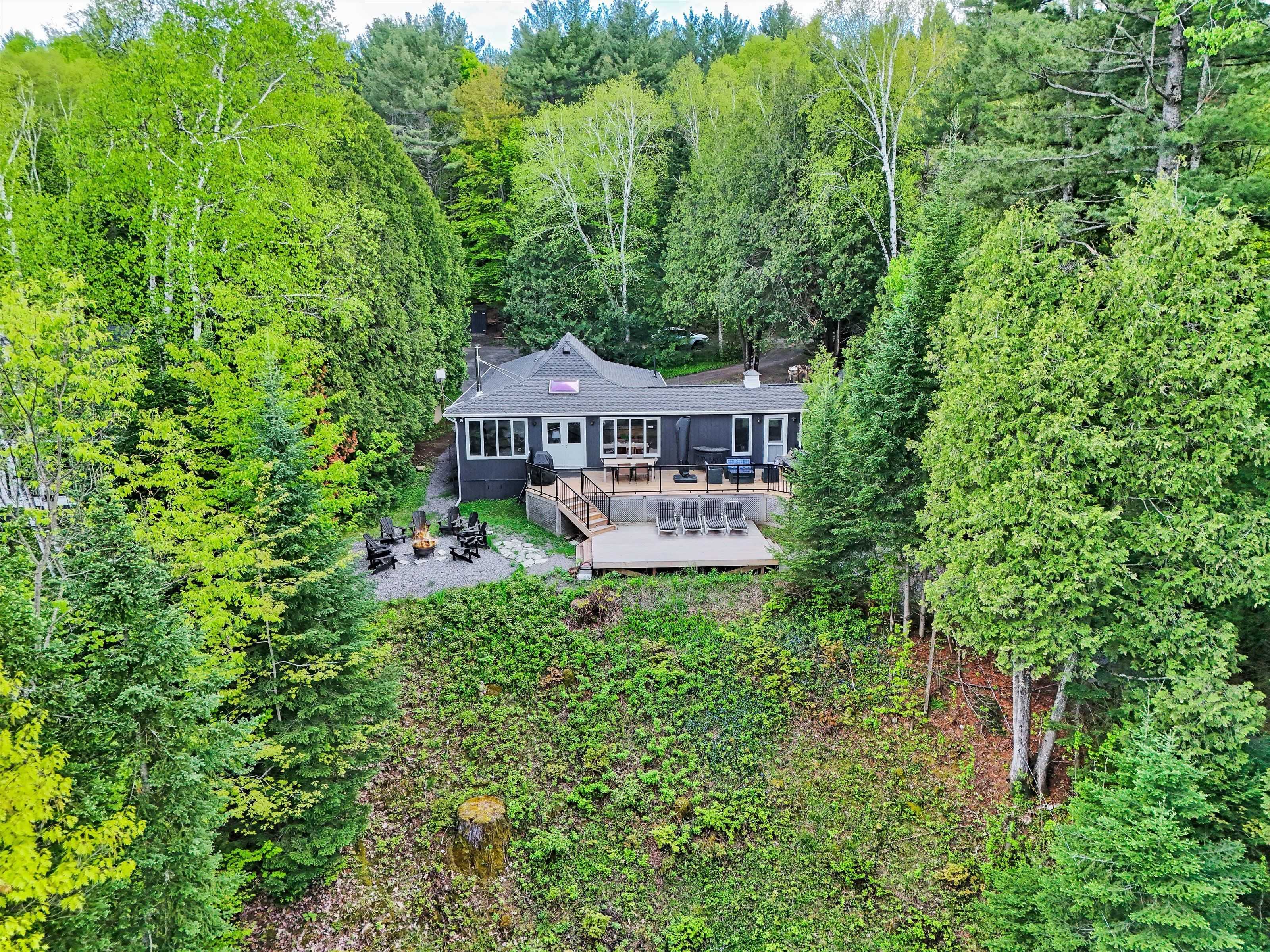 Lake Of Bays, ON P0B 1A0,1093 Glenmount RD