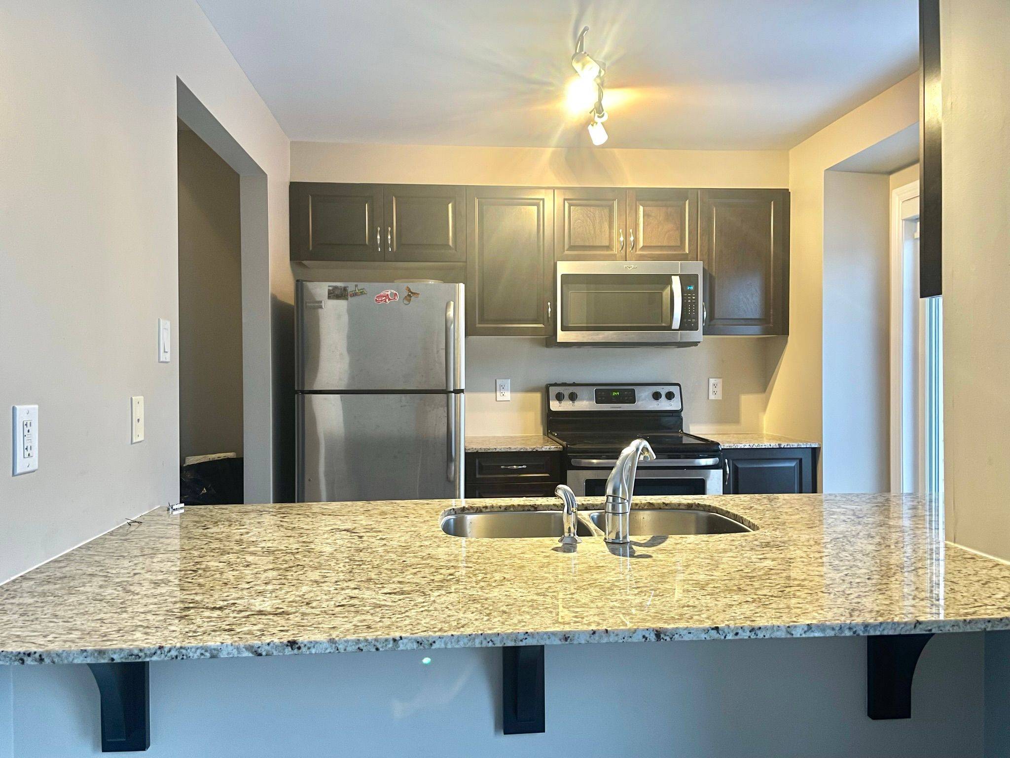 Stittsville - Munster - Richmond, ON K2S 0M1,319 Menorca DR